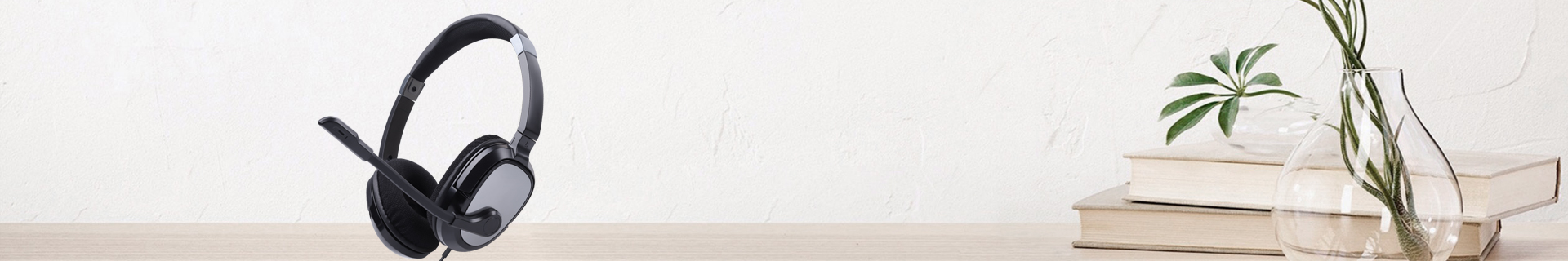 Call Center Headset for Superior Communication and Comfort.